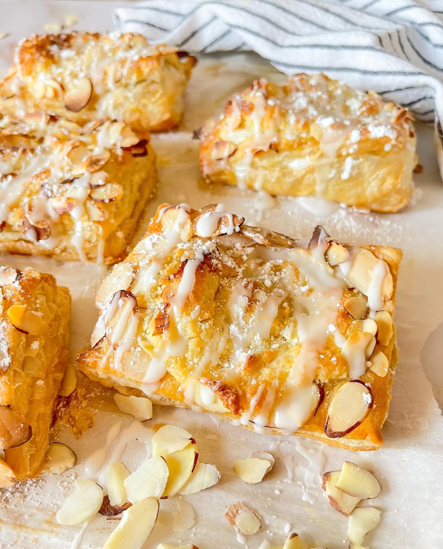 ✨ Comment “RECIPE” to have the blog link sent straight to your DMs!
Welcome to your new obsession- simple Danishes made from puff pastry.
Flaky. Buttery. Filled with sweet almond cream and topped with a golden crunch of toasted almonds.
One bite and your coffee’s jealous.
https://www.maegankaybakes.com/almond-danishes/