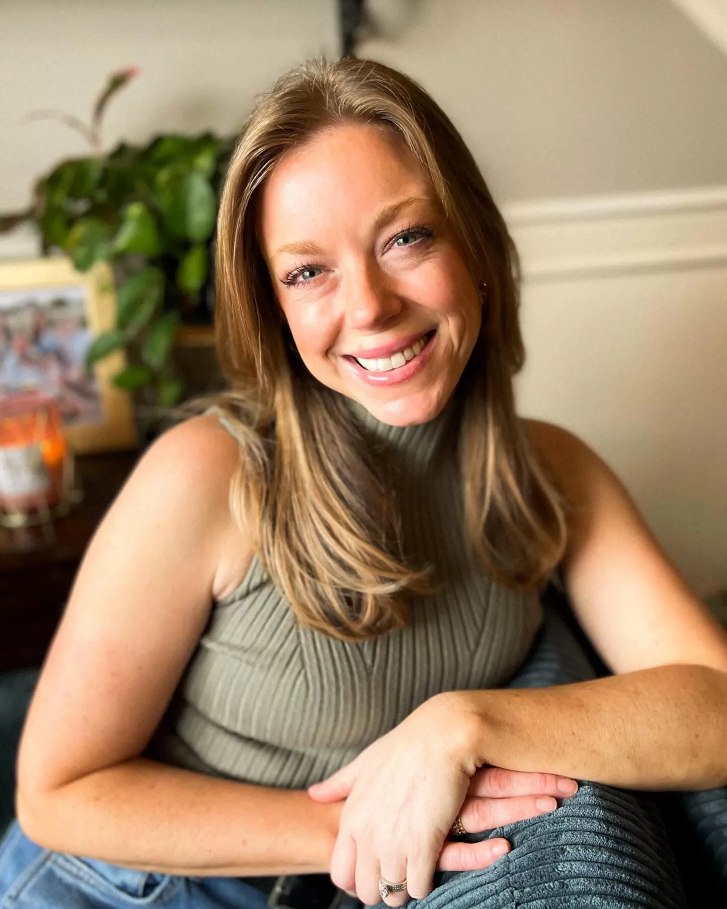 Hi! 👋🏻 I’m Maegan
I have lots of new friends on here, so let me introduce myself!
I’m a mom of three, married to Gene Wayne, and I work full time as a nurse. Oh- and im a baker whenever I get the opportunity 🥰
I started my blog to share easy, delicious recipes that fit into real-life schedules — because baking should be fun, not stressful. Whether you’re a beginner or a fellow cookie-obsessed multitasker, you’re in the right place!
I hope you’ll stick around!