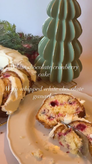 ✨ White Chocolate Cranberry Cake ✨

Festive, pretty, and a delicious balance of sweet and tart ❤️ 

Comment “cranberry” to have this recipe sent straight to your DMs! 

Christmas cake
Homemade Christmas cake
Easy Christmas cake
Christmas dessert