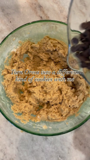 Cookies and Cream Oreo Cookies ❤️ 

Comment “Oreo” to have this recipe sent straight to your DMs!

Oreos Oreo cookies homemade cookies Christmas cookies Christmas cookie boxes