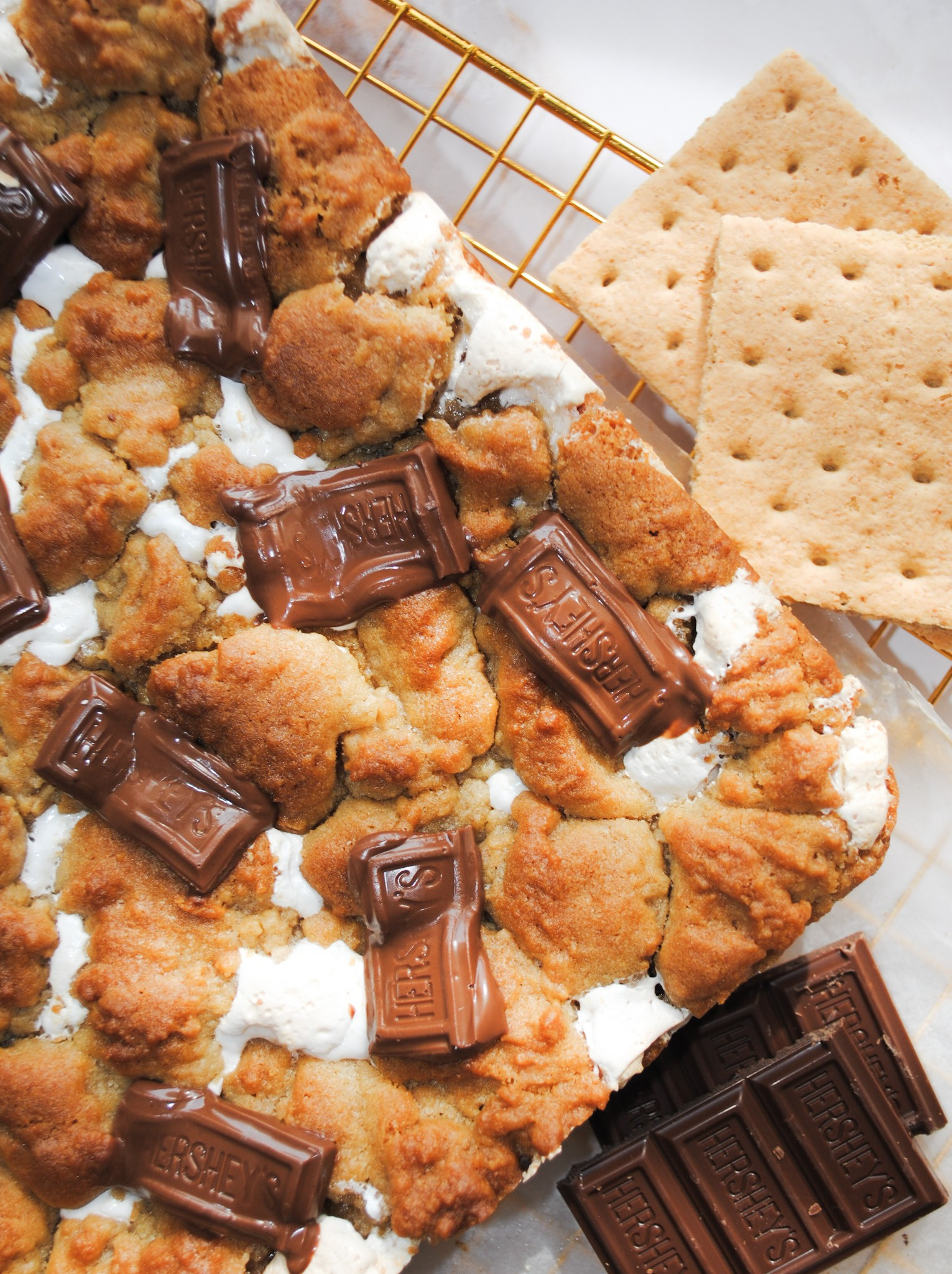 S’mores Cookie Bars – With Marshmallow Fluff
